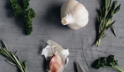 Raw-Unpeeled-Garlic